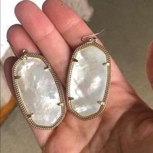 Kendra Scott Danielle Gold Earrings - White Pearl